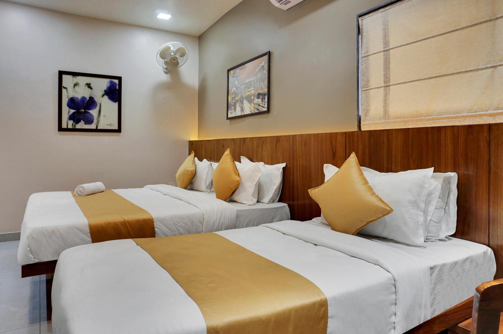 Hotel Sayba Executive Пюн Екстериор снимка