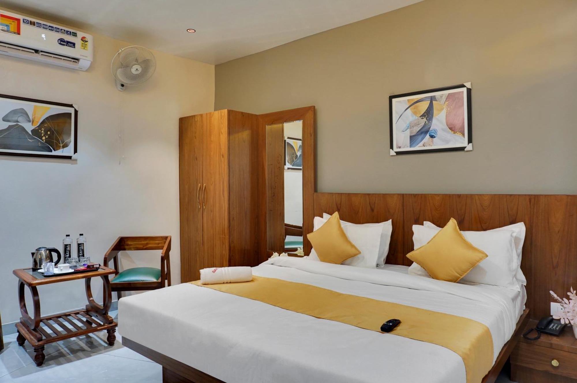Hotel Sayba Executive Пюн Екстериор снимка