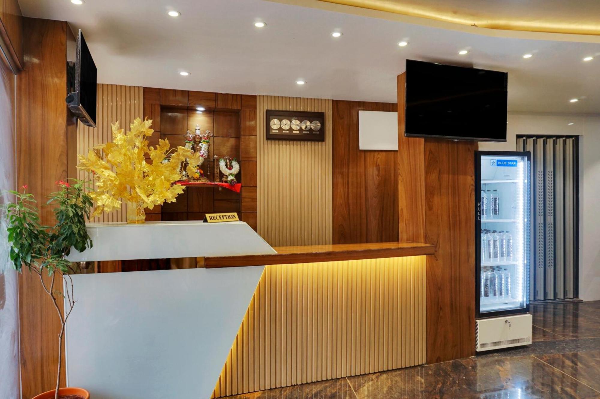 Hotel Sayba Executive Пюн Екстериор снимка