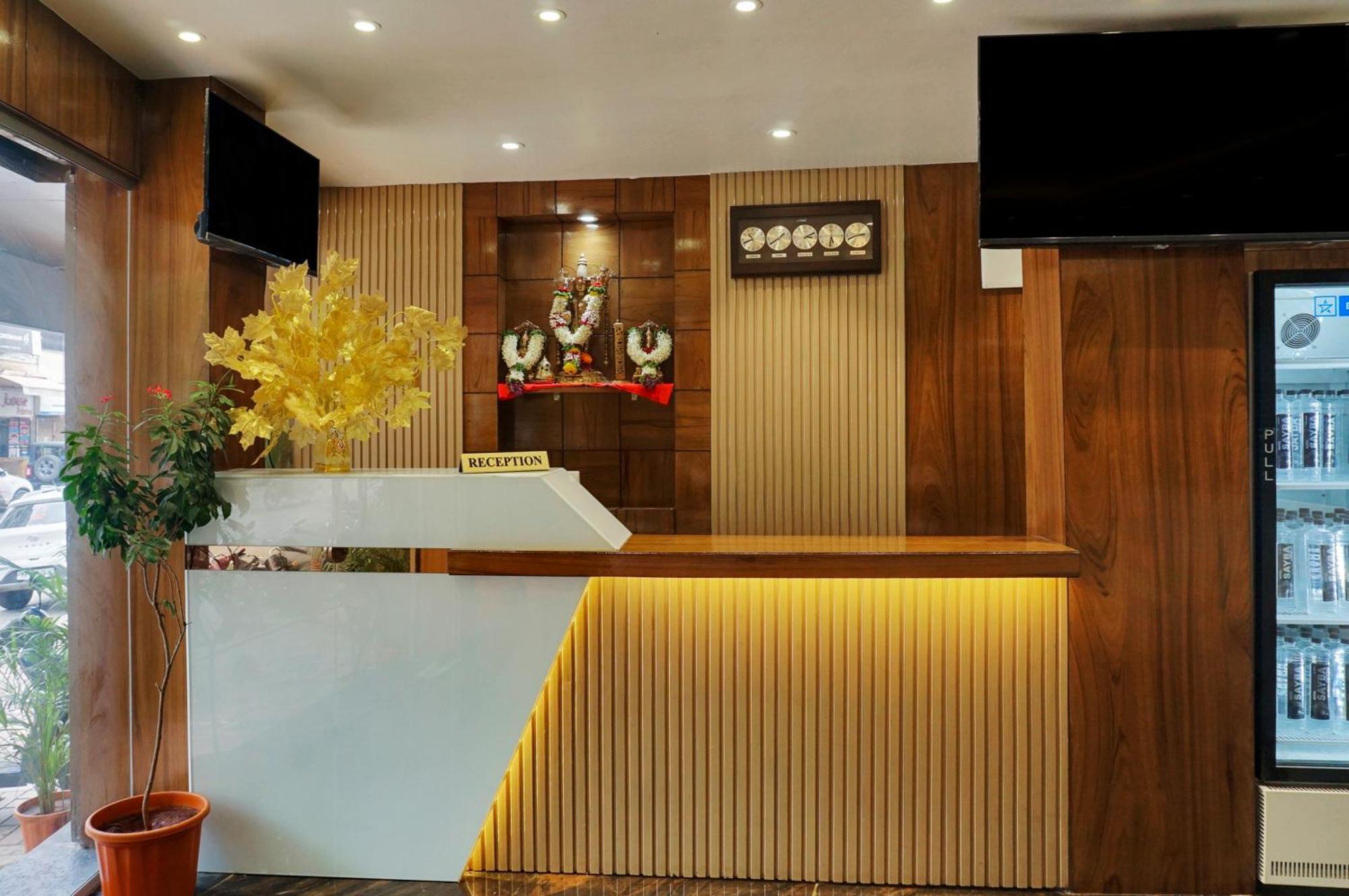 Hotel Sayba Executive Пюн Екстериор снимка